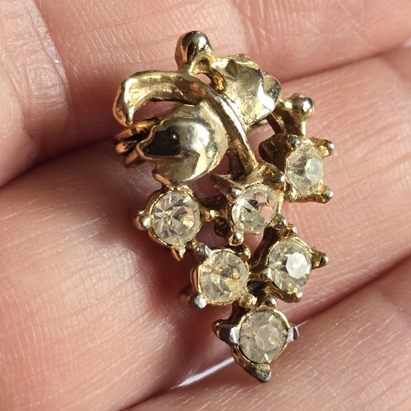 Vintage grapes brooch clear rhinestones Gold tone pin fruit - Picture 7 of 7